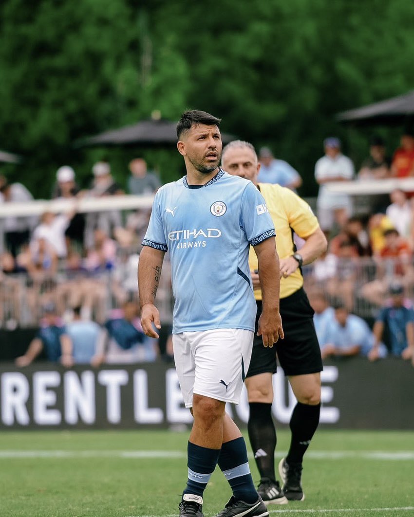 cityreport_'s tweet photo. Sergio Aguero in #ManCity’s new kit. 😍 https://t.co/kLB1tw22tC