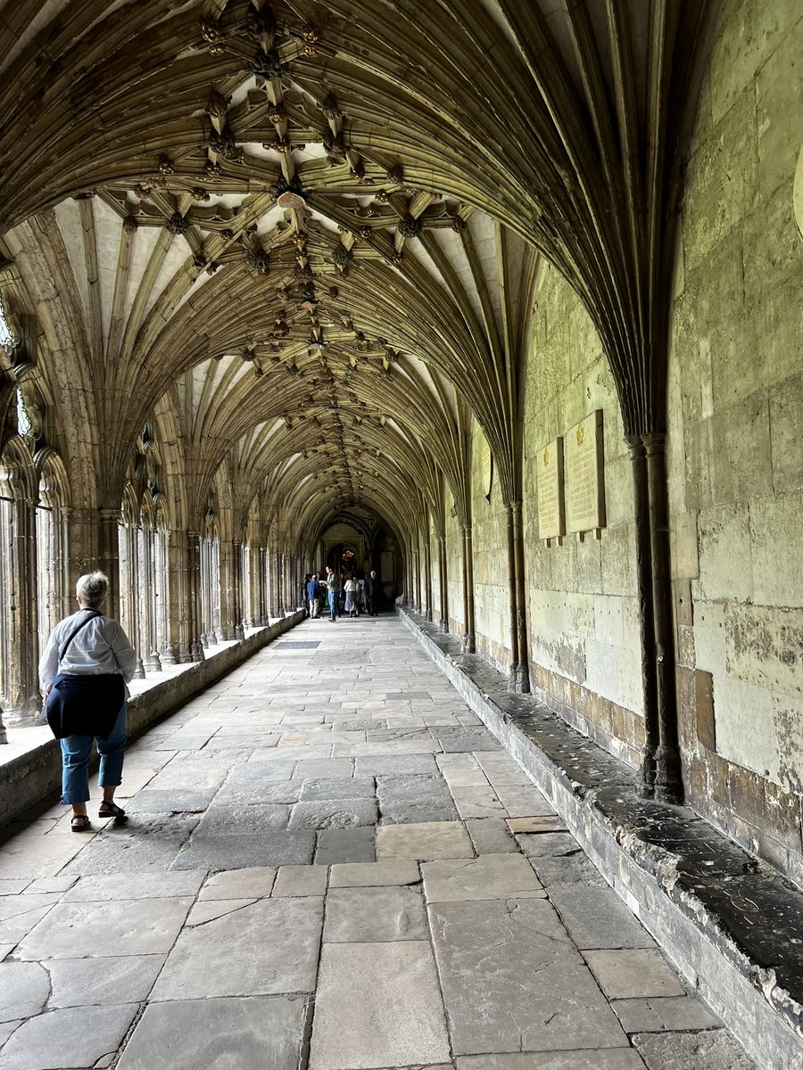 mazcain's tweet photo. Year 10 and 12RS students went to Canterbury Cathedral. It was a fab day. 
@humsrvhs @RVHSTL @RodingValleyHS https://t.co/0toZbDBVs2