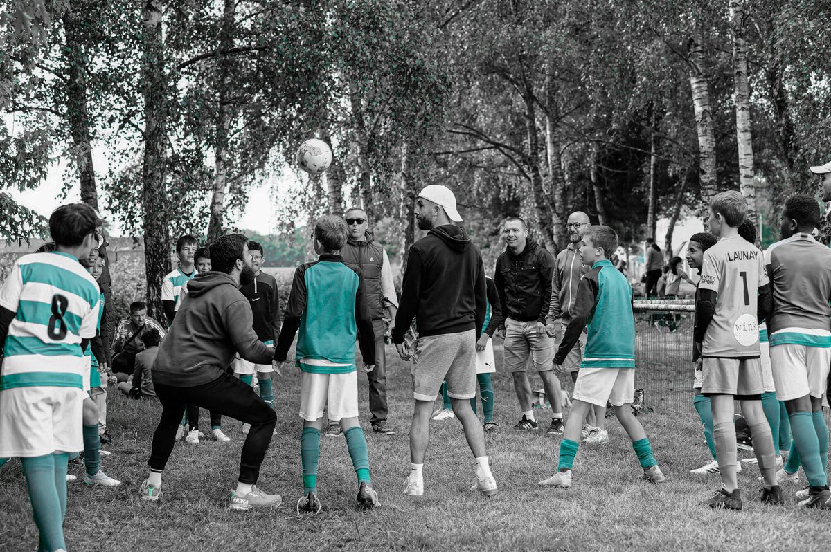 esthofouillard's tweet photo. Deux équipes 𝗨𝟭𝟯 étaient présentes au tournoi du FC Tinténiac Saint-Domineuc le week-end dernier. Un bon moment de partage entre joueurs de la A et B, coachs, et parents 🥰
Les verts et blancs terminent 7èmes sur 24.
#EnsembleEnVert #ESTF https://t.co/jqtDKe4JGJ