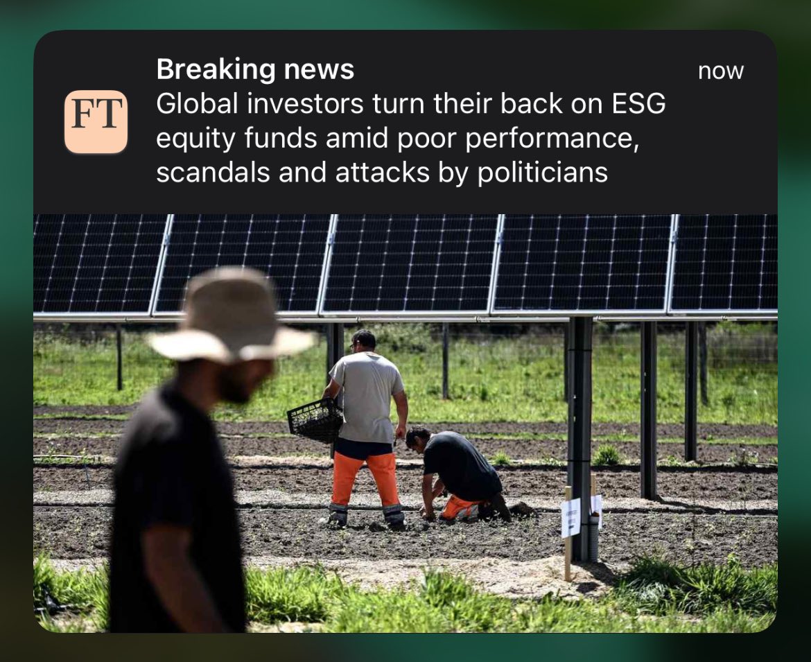 litcapital's tweet photo. Nobody could’ve seen ESG investing being a flop https://t.co/9eDumvWcHd