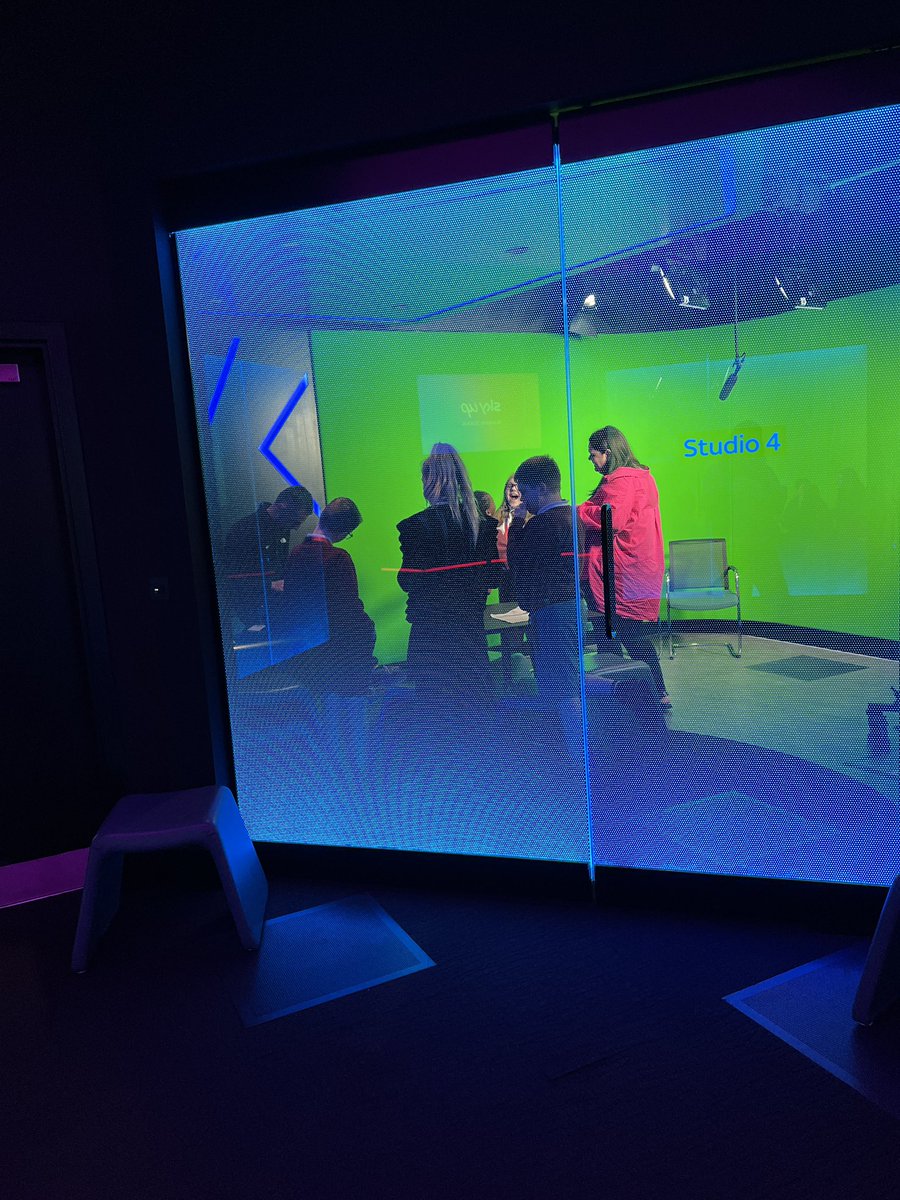 First job was to decide on someone with communication and leadership skills to be the producer. They then allocated all the other jobs including a director, reporters, cameramen and editors. 📽️🎬