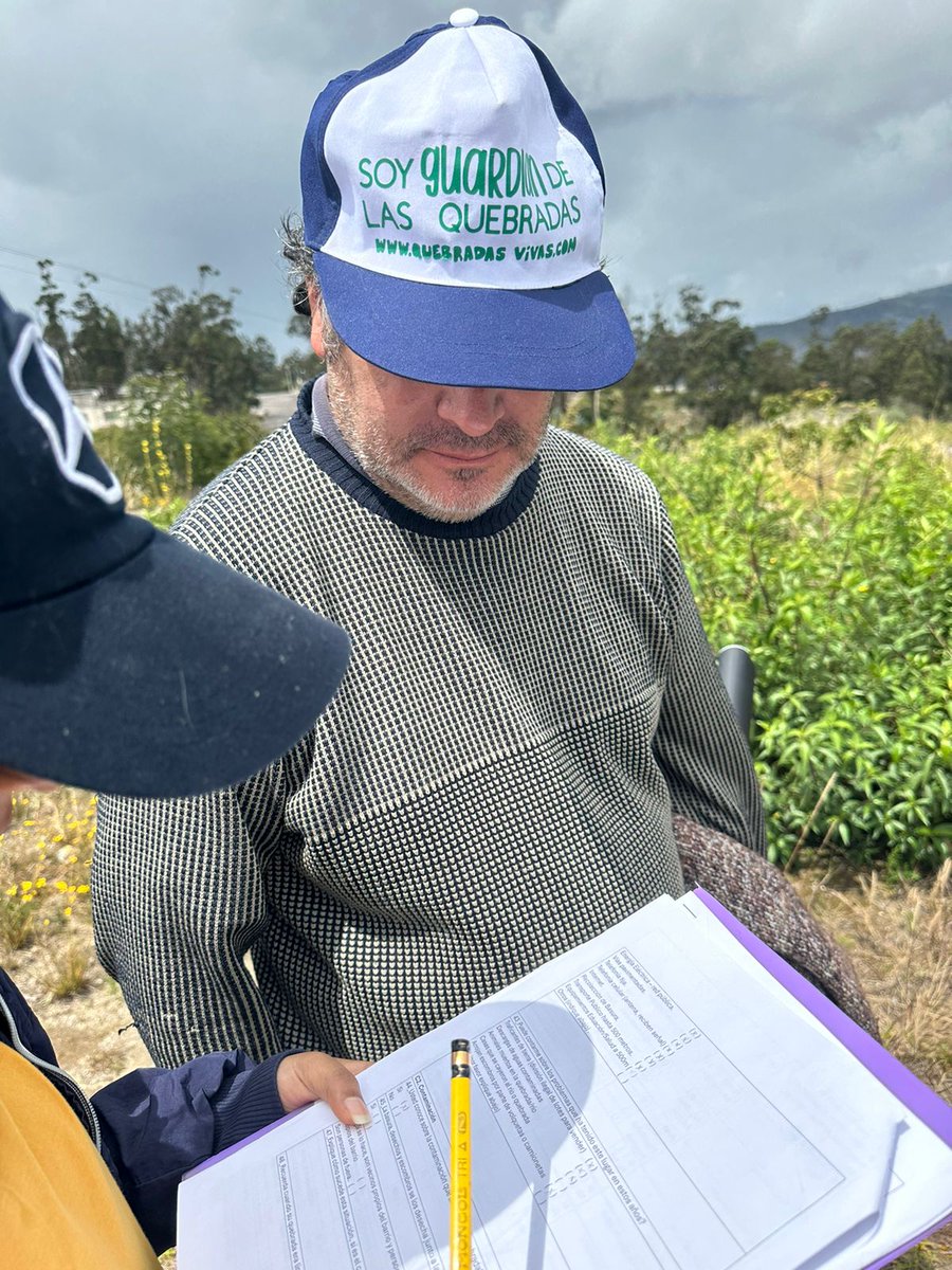 EsteffaPf's tweet photo. #Mujeres DEFENSORAS q dan su tiempo y conocimiento x recuperación de las #quebradas Q lindo es saber q existe comunidad de defensoras
Somos @QuebradasUnidas

🫂Proyecto Atlas Quebradas sigue avanzando
SOMOS AGENTES DE CAMBIO 
@BomberosQuito gracias x 🚙
@ambientequito sigan así. https://t.co/hzTNKxClfN