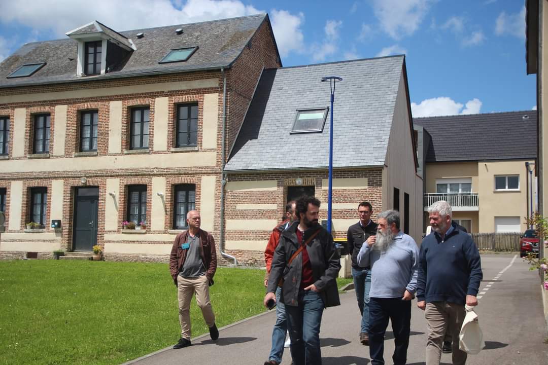 PressAletheia's tweet photo. Réhabilitation de friches et amélioration de la qualité de vie. Le 5 juin le CAUE 76 a présenté une démarche cohérente avec l'objectif ZAN (Zéro Artificialisation Nette) pour une commune rurale : Limésy. 
Nous y étions pour @GazetteNormand
#FONCIER #urbanisme #rural https://t.co/l6g3pnuxas