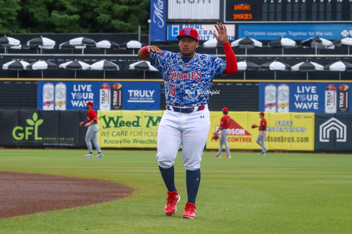 biest22's tweet photo. Pregame warm-up with @smokiesbaseball @moisesballest17 @PaganEzequiel @ypinango_18 Matt Shaw Josh Rivera #Cubs #CubsProspect #Smokies https://t.co/vJXBGDd78f