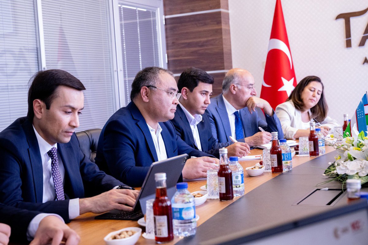 tagemgovtr's tweet photo. Özbekistan Cumhuriyeti Tarım Bakanı  İbrahim Abdurakhmonov ve beraberindeki Heyet Genel Müdürlüğümüzü Ziyaret Etti. Genel Müdürümüz @maatalay Başkanlığında ağırlanan heyete,TAGEM çalışmaları hakkında bilgi verildi. İki ülke arasında iş birlikleri görüşüldü. @TCTarim https://t.co/gnuTwIFxVA