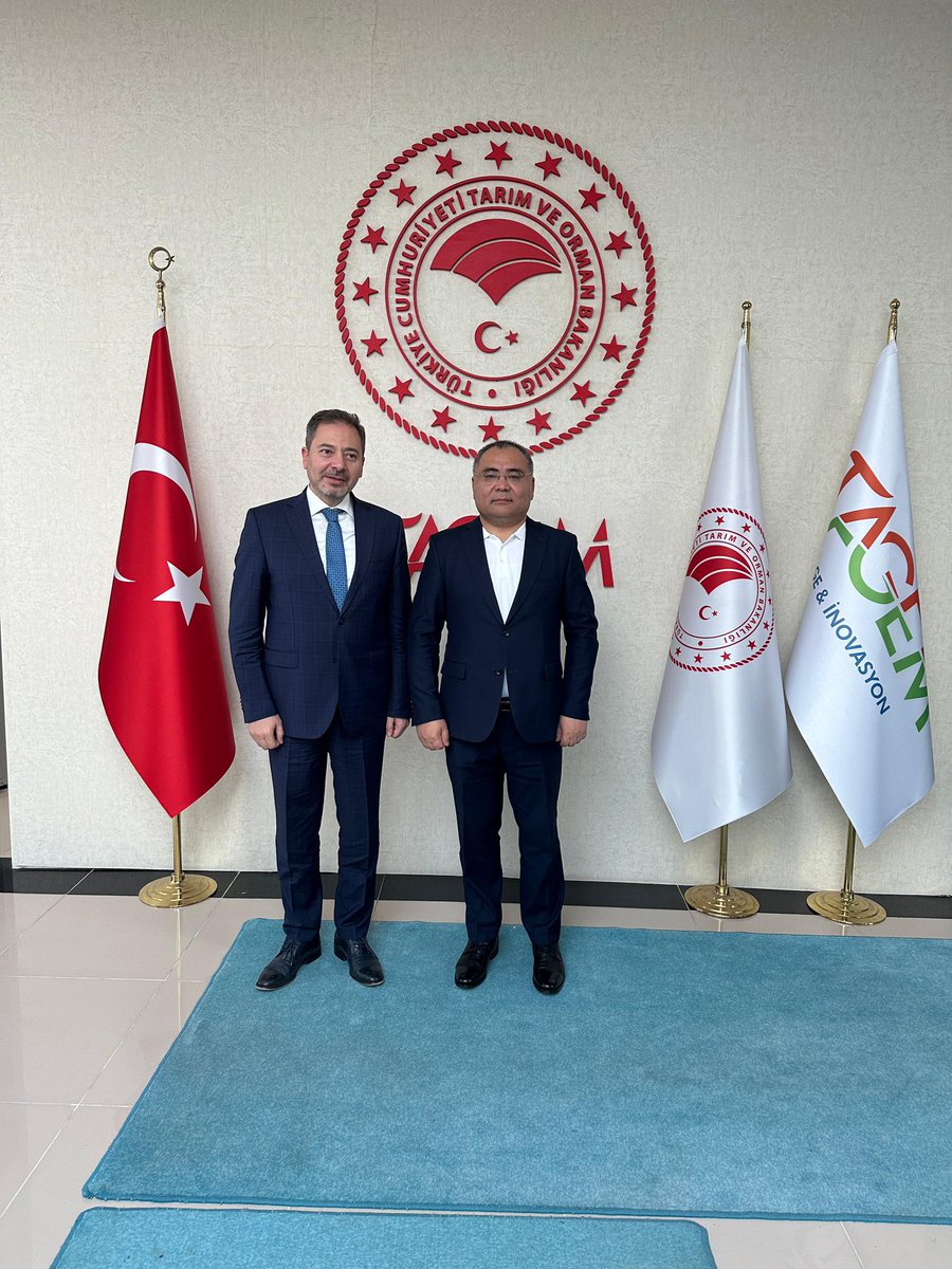 tagemgovtr's tweet photo. Özbekistan Cumhuriyeti Tarım Bakanı  İbrahim Abdurakhmonov ve beraberindeki Heyet Genel Müdürlüğümüzü Ziyaret Etti. Genel Müdürümüz @maatalay Başkanlığında ağırlanan heyete,TAGEM çalışmaları hakkında bilgi verildi. İki ülke arasında iş birlikleri görüşüldü. @TCTarim https://t.co/gnuTwIFxVA