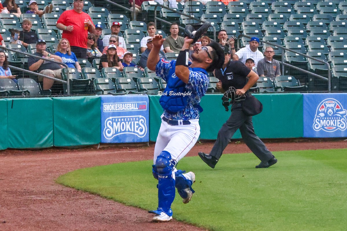 biest22's tweet photo. Game action with @smokiesbaseball from Tuesday night! @lrv1202 David Avitia Josh Rivera #Cubs #CubsProspect #Smokies https://t.co/6v9KJVlsHX