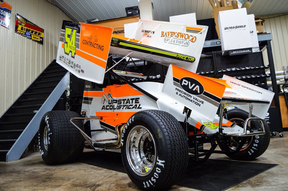 ⏮️THROWBACK⏮️ to a couple months ago when this beautiful ride left our shop. This was a complete #x1racecars chassis build along with #87suspension tuned SLADE shocks, and an #eight7designs vinyl job! Every product was bolted on right from our walk in store. 
🔘#onestopspeedshop