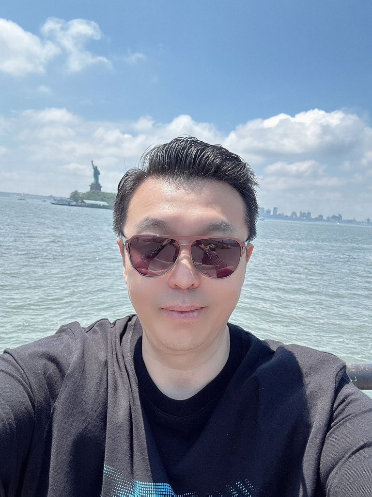 从泽西城看纽约，体量很大，超过上海、北京。美颜相机就是好。悉尼比旧金山好。