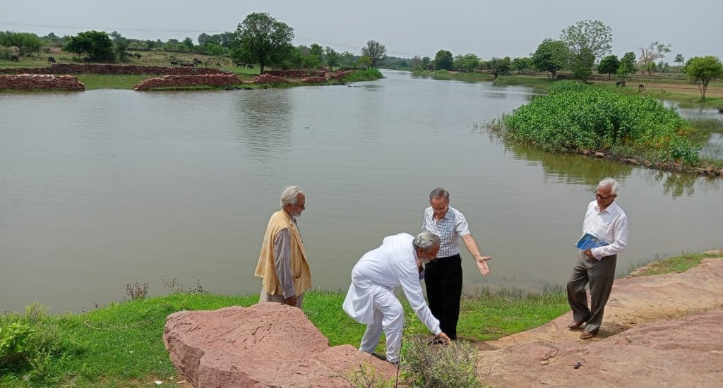 Village Square (@villagesqindia) on Twitter photo “There has been a myth that earth holds unlimited water. This misconception has damaged our relationship with water bodies. We forgot the love and respect they deserve and started seeing them only as consumable items”. —<a href="/mauliksisodia/">Maulik Sisodia</a> , executive director, Tarun Bharat Sangh. “There has been a myth that earth holds unlimited water. This misconception has damaged our relationship with water bodies. We forgot the love and respect they deserve and started seeing them only as consumable items”. —<a href="/mauliksisodia/">Maulik Sisodia</a> , executive director, Tarun Bharat Sangh.