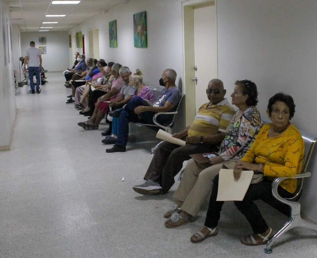 Ipasme Oficial (@ipasmeoficial) on Twitter photo ¡Zulianos con nuevas miradas!
Docentes y personal del @mppeducacion que serán intervenidos por cataratas, cuentan con el acompañamiento pre y posoperatorio gracias a la gestión del pdte. <a href="/NicolasMaduro/">Nicolás Maduro</a> y la <a href="/MisionMilagro/">Milagro Mision</a>
📍 Hospital Madre Rafols
#PuebloMaduroEnPaz ¡Zulianos con nuevas miradas!
Docentes y personal del @mppeducacion que serán intervenidos por cataratas, cuentan con el acompañamiento pre y posoperatorio gracias a la gestión del pdte. <a href="/NicolasMaduro/">Nicolás Maduro</a> y la <a href="/MisionMilagro/">Milagro Mision</a>
📍 Hospital Madre Rafols
#PuebloMaduroEnPaz