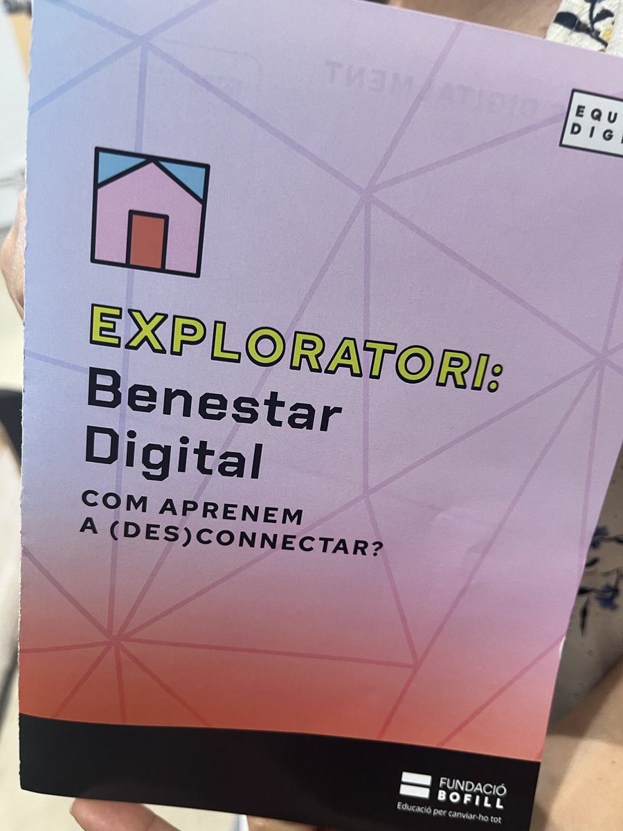 mondigitaliedu's tweet photo. Avui participant a l’exploratori de #benestardigital de @FundacioBofill al @fablab de Terres de l’Ebre.
Una nova oportunitat per explicar l’eina “I tu, ets digitalment responsable?” amb @martamasoliver i @Olgarmengol https://t.co/snmVbkHiZE