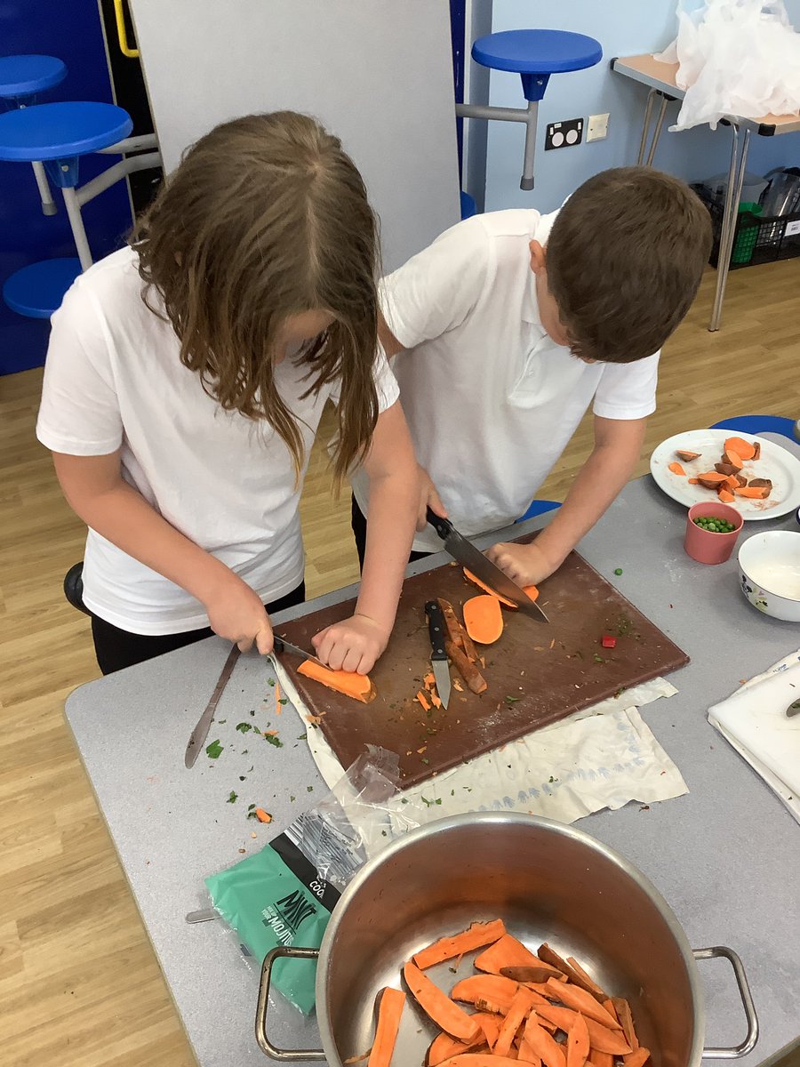 WhitegateCedar tweet media