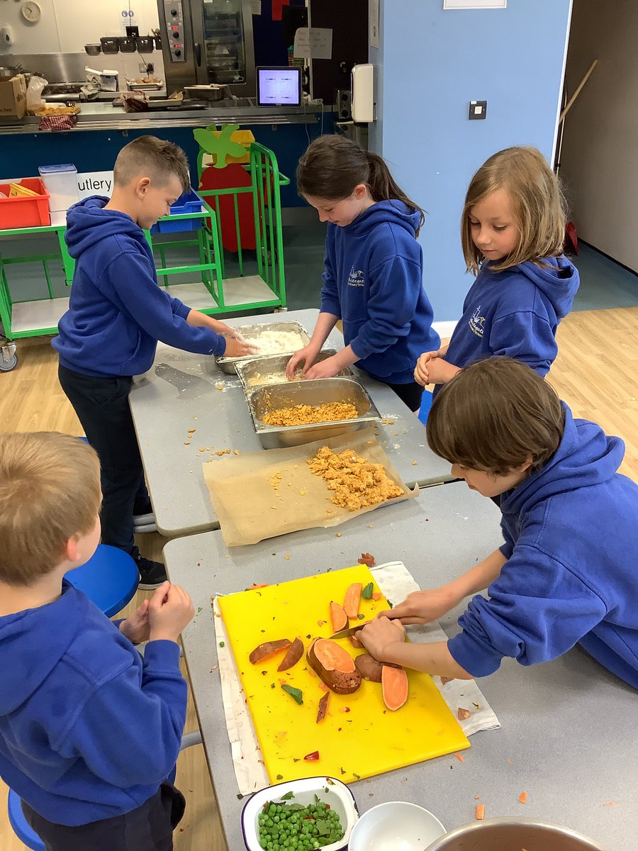 WhitegateCedar tweet media