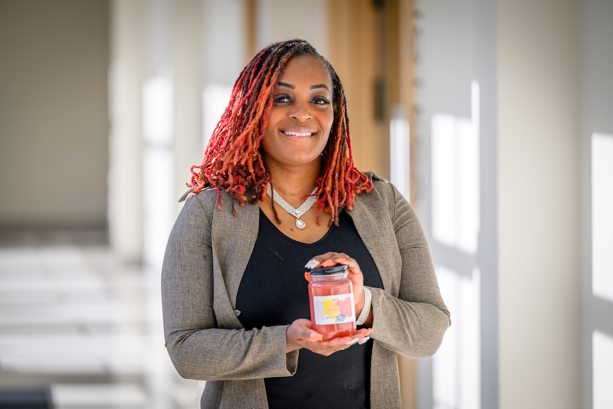 "Everything I’m doing now in business is because of this program.”

Lacquisha Hunt learned how to grow Heavenly Sent Sea Moss, her small business in Mishawaka, through the <a href="/McKennaCenterND/">McKenna Center—Human Development & Global Business</a>'s South Bend Entrepreneurship and Adversity Program: go.nd.edu/12a6f3