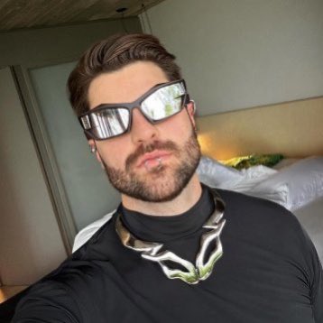 DiarioCarter's tweet photo. @luscas Estilista dela é hater infiltrado https://t.co/FgTznW3Zha