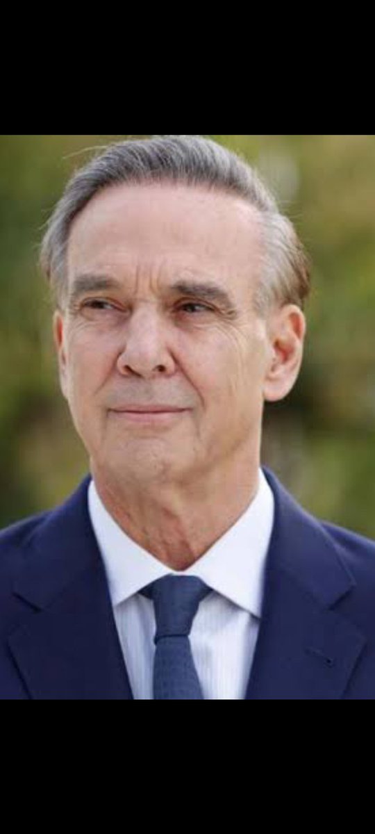 eljugenio's tweet photo. Debo reconocer que me equivoqué con @MiguelPichetto .

 Lo usó a @mauriciomacri para permanecer viviendo del Estado .
 Usó a J x C para ser designado en la AGN...
 
 Pero ahora volvió a su antiguo amor K. https://t.co/YhqSrZa8Pf