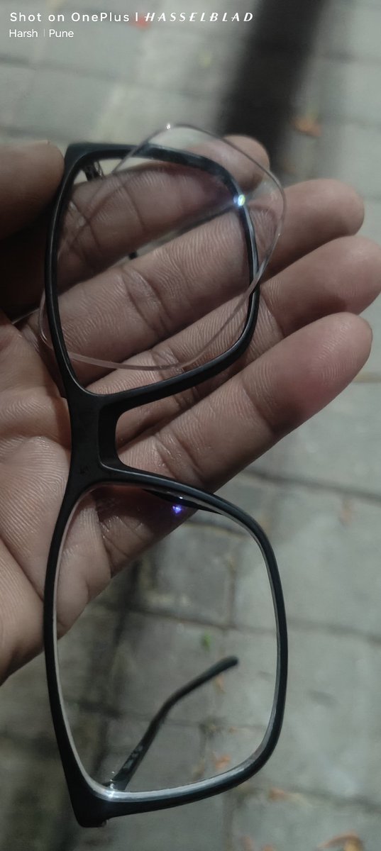 zenithharsh's tweet photo. @titaneyeplus Look at your quality. It's not been 2 days since I've received this and within 2 days the glass is detached from his frame.
#titaneyeplus
#cheatertitaneyeplus 
#wasteofmoney for #titaneyeplus https://t.co/JKqH5omclL