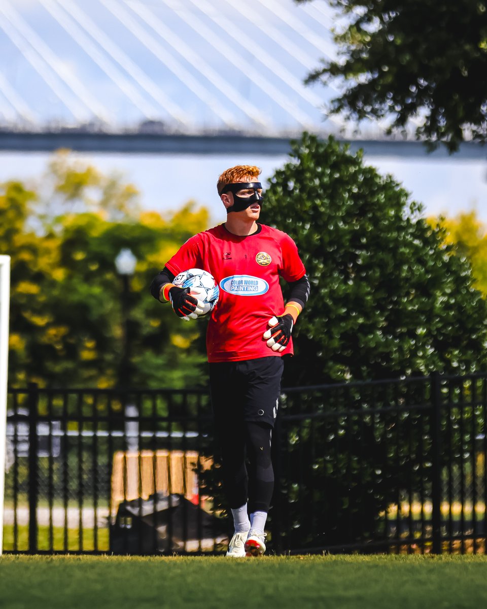 Mask 🔛

<a href="/agrinny/">Adam Grinwis</a> sporting a new look today 🦸‍♂️