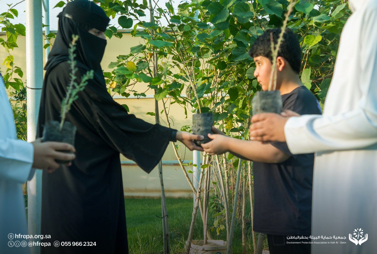HFREPA's tweet photo. بمناسبة #يوم_البيئة_العالمي
أقامت جمعية حماية البيئة وبمشاركة جمعية تراؤف وبإستضافة من مشاتل الهليباء الزراعية 
برنامجاً توعوياً عن الأشجار المناسبة لبيئتنا المحلية والطريقة المثالية في غرس الأشجار https://t.co/NXBKCtGTaU