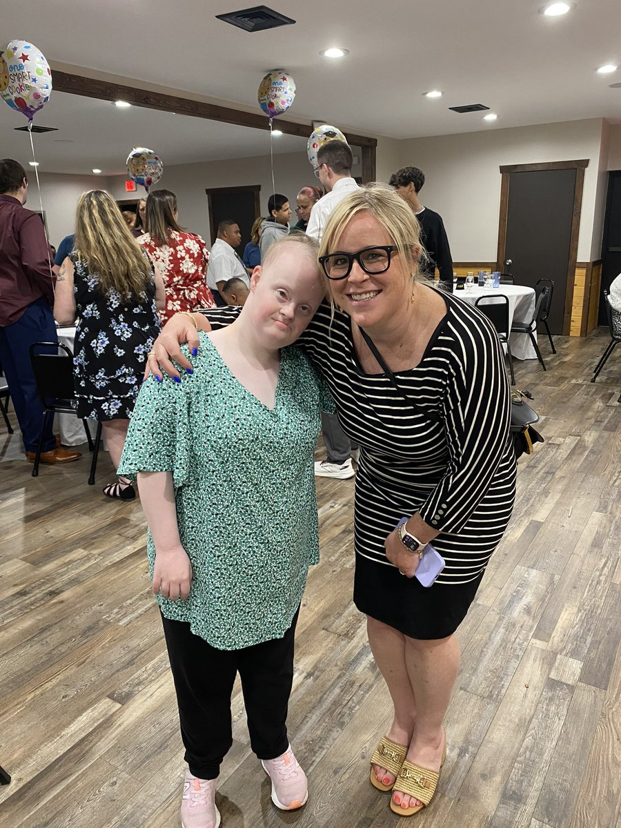 Courtney Decker tweet media