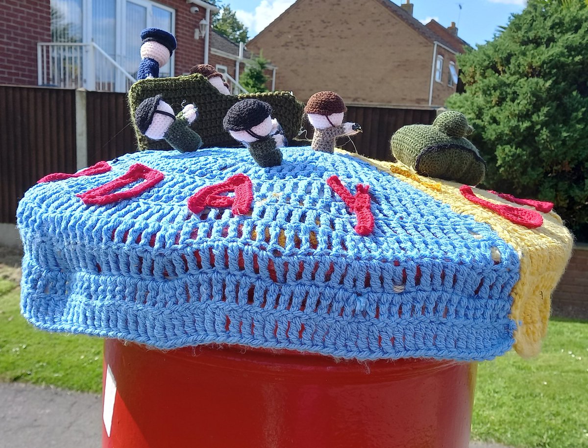 HipsDontWork's tweet photo. So I had to go to Old Leake today for an ECG. On way to get my bus back saw this wonderful D-Day post box topper opposite the Coop (and opposite bus stop).
#PostBoxToppers ๐ฎ #yarn #yarnbombing #OldLeake
@letterappsoc @Kathryn11Baird https://t.co/36UNH6l3Fg
