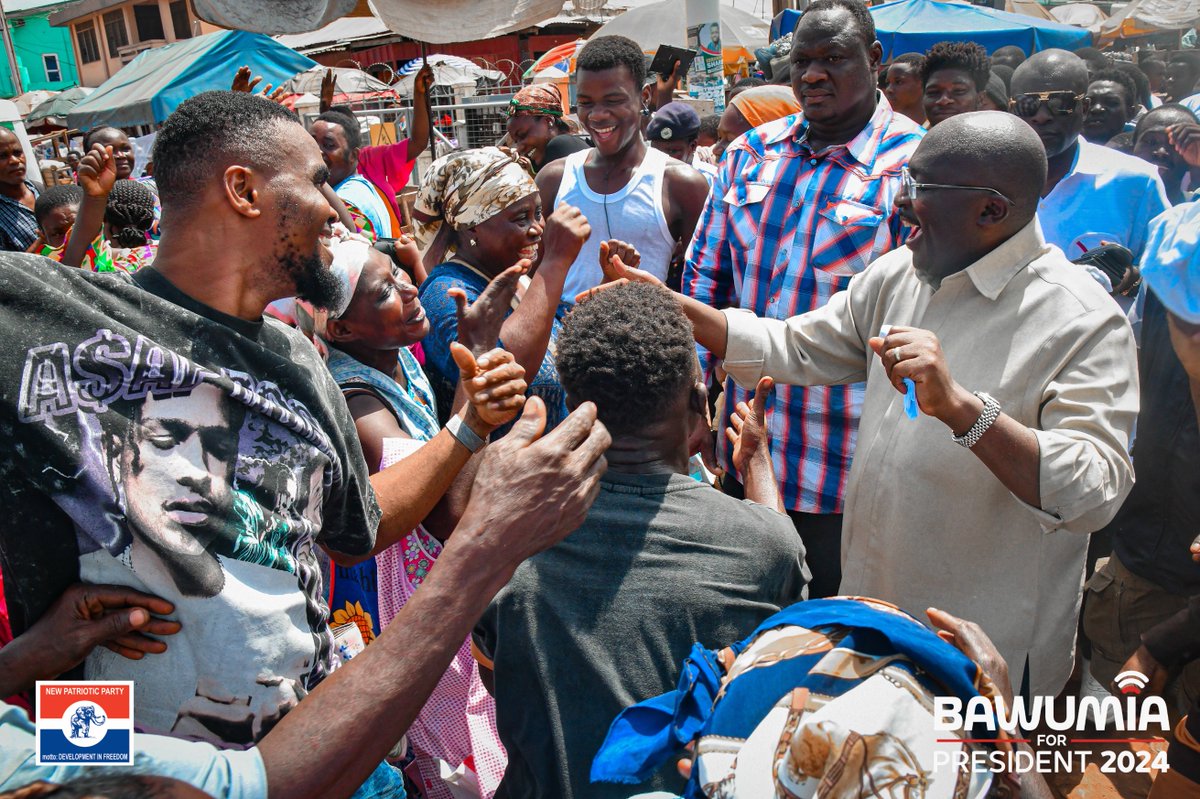 I continued my engagements in the Greater Accra today, in Tema and Ashaiman this morning, with the Clergy, Imams and Zongo Chiefs,

I welcome their brilliant suggestions, which are all aimed at enriching my transformational vision and policies for Ghana.

I also thank traders and