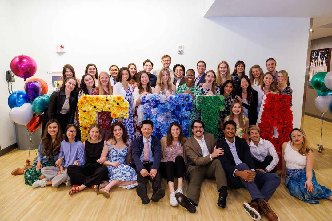 ChildrensLA's tweet photo. Congratulations to this year’s graduating pediatric resident class! Thank you for your countless contributions for providing outstanding clinical care to all CHLA patients. ❤️ https://t.co/VWVIJ4PE41