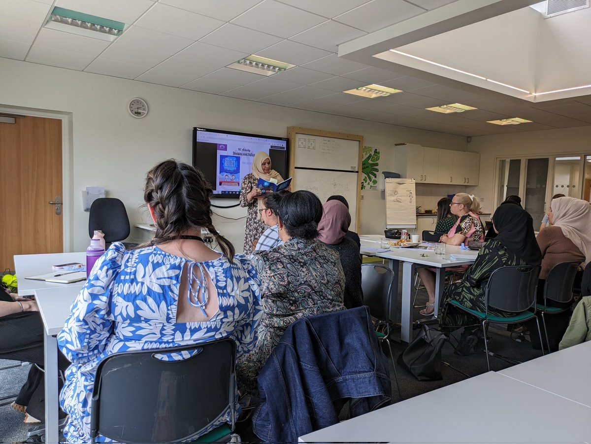 ClaireClinton67's tweet photo. Using Jill's visualization @NewhamLondon @NATREupdate @areiac @RE_Hubs @culhamstgabriel a moment of calm for all our hard working teachers https://t.co/jlwKQjG4GA