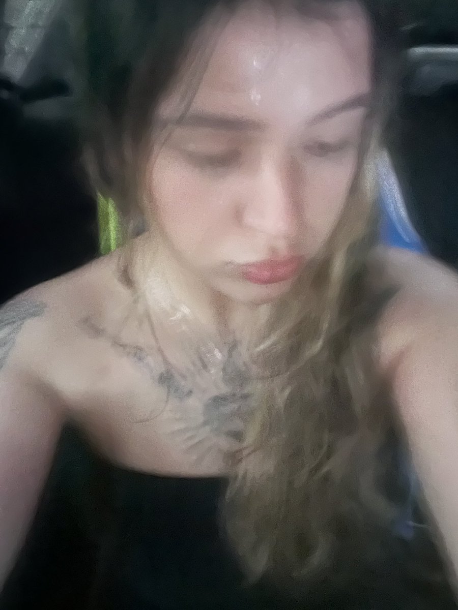 whiteclawdrunk's tweet photo. How I looked coming out the puh😌 https://t.co/XxCgXaWwFY