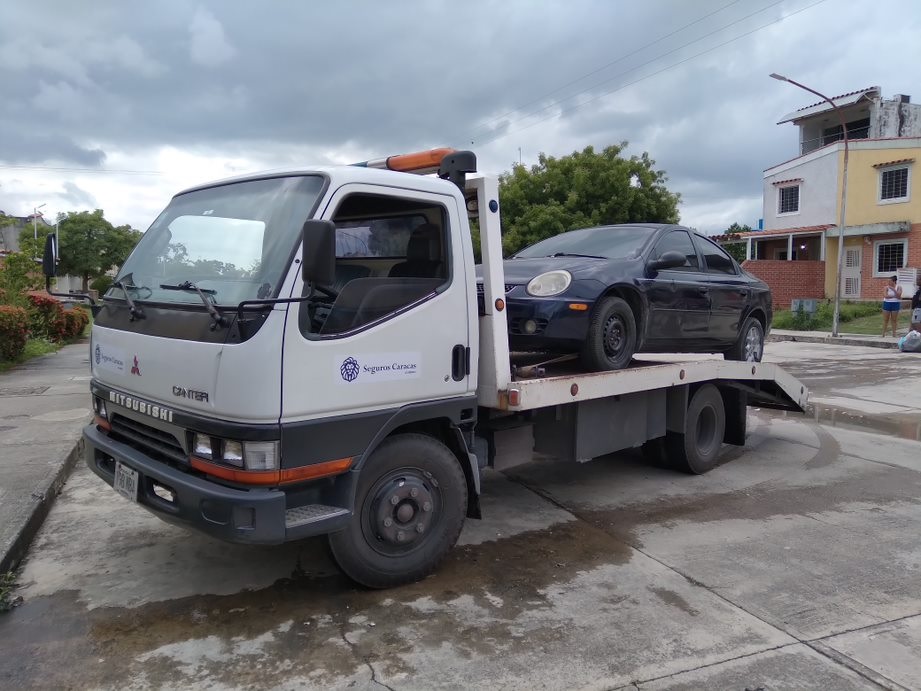 GruaPlataforma's tweet photo. Somos expertos en el transporte seguro y confiable de vehículos sobre grúas de plataforma.
Atención a compañías de seguros afiliadas.
¡Contáctanos hoy mismo! 📞 
#ServicioDeGrua #Valencia #Carabobo #Aragua #AsistenciaVial https://t.co/ExYu3u9g2v