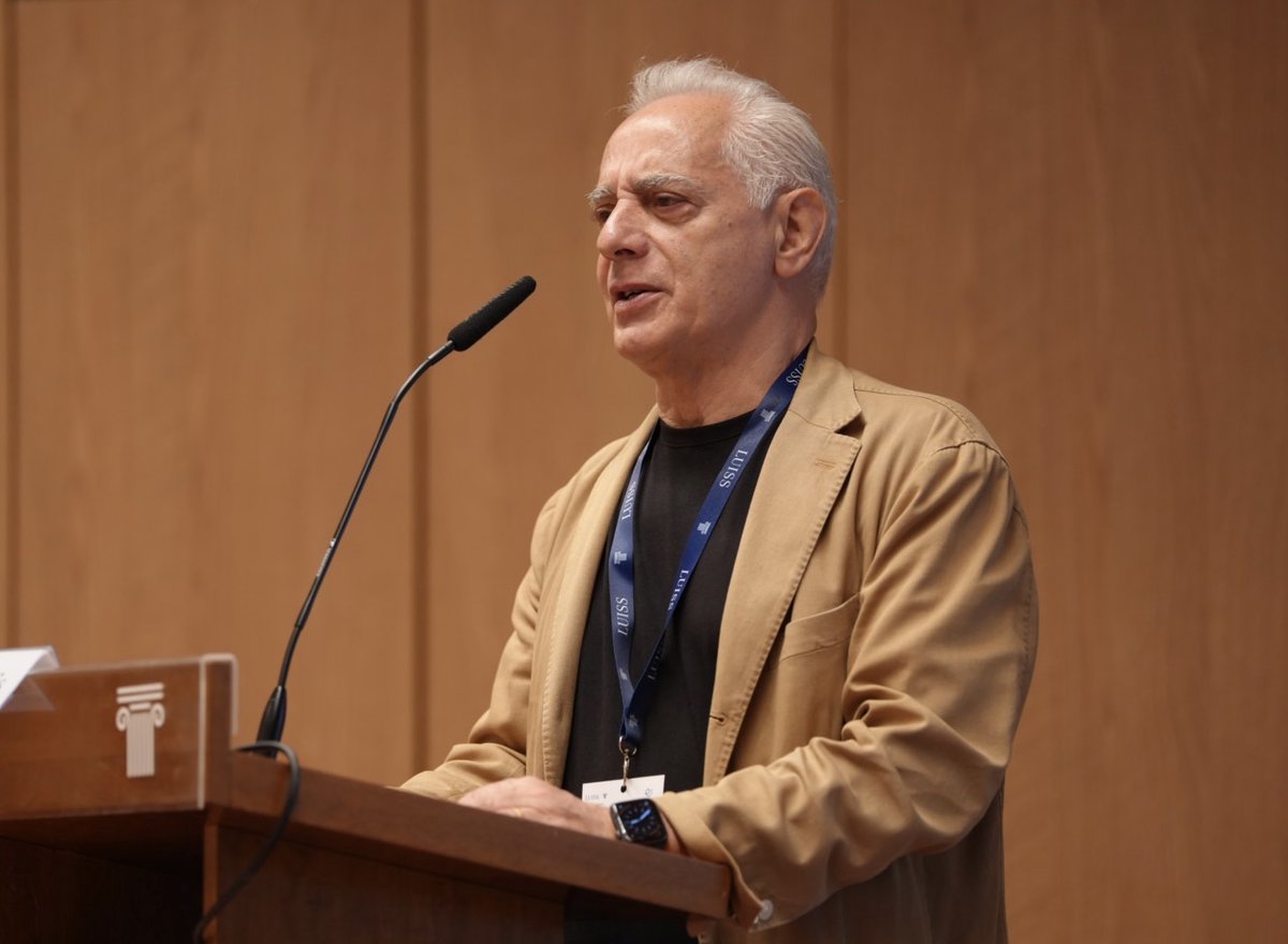 <a href="/emilianadb/">emiliana de blasio</a> “It is crucial not only to grasp the concepts, but also to adopt a critical approach that examines the social, ethical, and political implications of technology and artificial intelligence", <a href="/JannisKallinik1/">Jannis Kallinikos</a>, Luiss Professor.