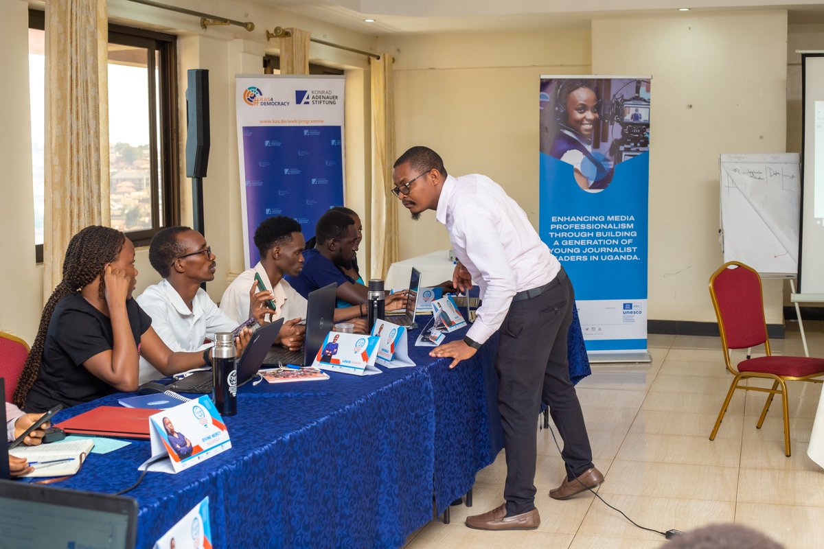 Media Challenge Initiative (@imchallengeug) on Twitter photo 🥽 Imagine stepping into the story and experiencing it firsthand. That's the power of #VirtualReality, one of the emerging technologies in journalism! 
Our #MediaFellowshipUg fellows had a discussion on emerging technologies such as AR and VR that can be used to create immersive 🥽 Imagine stepping into the story and experiencing it firsthand. That's the power of #VirtualReality, one of the emerging technologies in journalism! 
Our #MediaFellowshipUg fellows had a discussion on emerging technologies such as AR and VR that can be used to create immersive