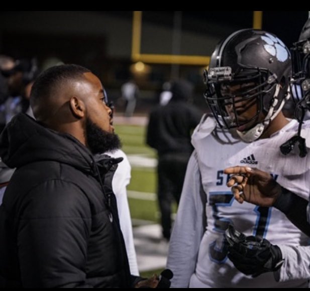 Coach_Bickham's tweet photo. What a great feeling as coach to see a guy I coached @AkiraMierez coaching up guys I coach a full circle moment…the OL will be in good hands @SeguinCougarFB https://t.co/uHT5vM0ZZD