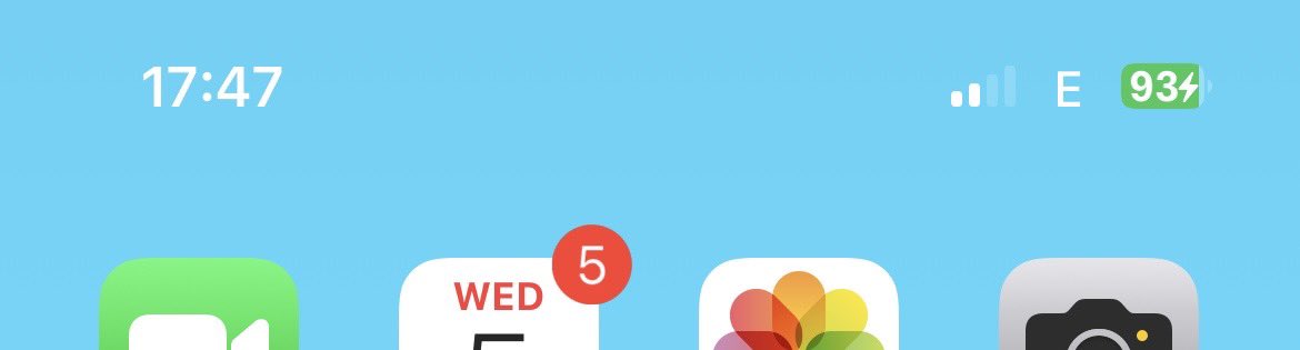 Travelling on a train from Weymouth to Bournemouth and this is the extent of <a href="/VodafoneUK/">Vodafone UK</a> phone signal for about 90% of the journey…. A big fat E or in the brief moment of a 4g signal it’s not strong enough to stream anything 
#crapphonesignal