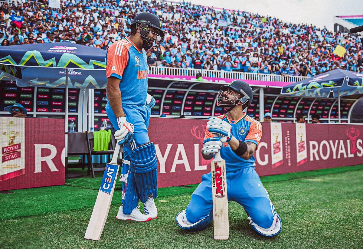 mufaddal_vohra's tweet photo. Virat Kohli and Rohit Sharma. ❤️🇮🇳 https://t.co/iMBXt8rHIk