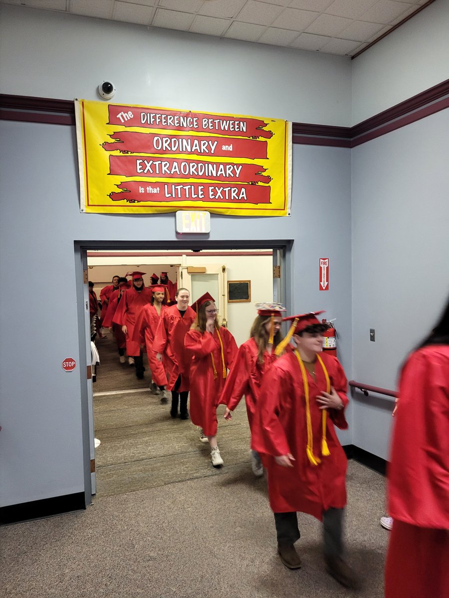 DrSmithFCAHS's tweet photo. Preparing to send out the #Classof2024 in style with one last walk through the elemntary halls. #StudentsFirstAndForemost @catoncurriculum @jeff_ https://t.co/NiThnYMZ9X
