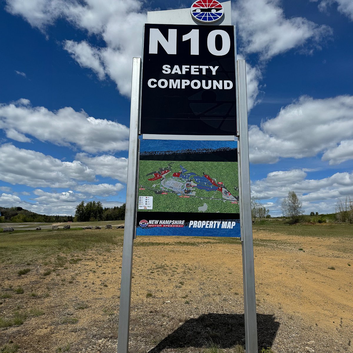 AMIGraphics's tweet image. Get ready to rev up your excitement at New Hampshire Motor Speedway! From sleek directional signs to jaw-dropping wall murals, we've left no detail untouched. Experience the thrill like never before with our silicone edge graphics! #NHMS #SpeedwaySignage #SiliconeEdgeGraphics