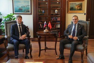 DDIndialive's tweet photo. Consultations between Deputy Foreign Minister & Director for EU Affairs @MehmetKemalBozay and Slovakia's State Secretary Marek Estok covered bilateral relations, Türkiye-EU ties, and regional developments. Strengthening ties and cooperation in a rapidly changing world
#TurkeyEU #Slovakia #InternationalRelations
