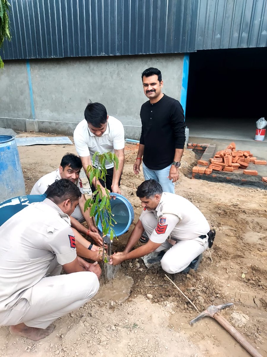 SHOsector23DW's tweet photo. #Let's come together to Protect Our Planet and cherish its natural beauty.
Planting trees in the premise of PS Sec-23 Dwarka. 
#Plant more trees to help Save Mother Earth.
@DCPDwarka 
@CPDelhi https://t.co/FVyjAYjNr5
