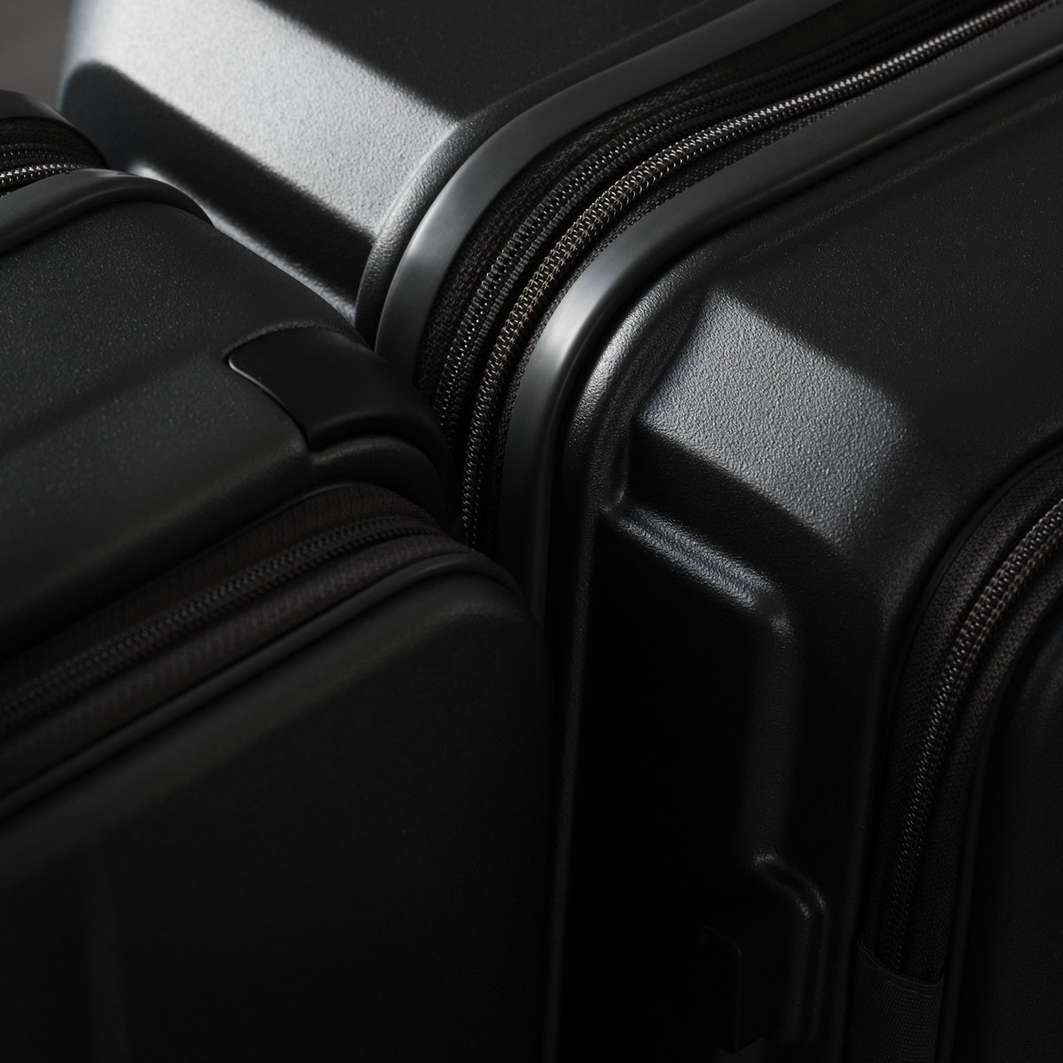 timothylondon_'s tweet photo. Let us introduce you to the Cavendish Range.
Made from the ultimate high performance materials, our Cavendish Carbon Cabin Suitcase is a modern and innovative take on our polycarbonate original. 

Follow the link to our Pre Sale now: https://t.co/98LTDfW2Sb https://t.co/rk3xJopo5u