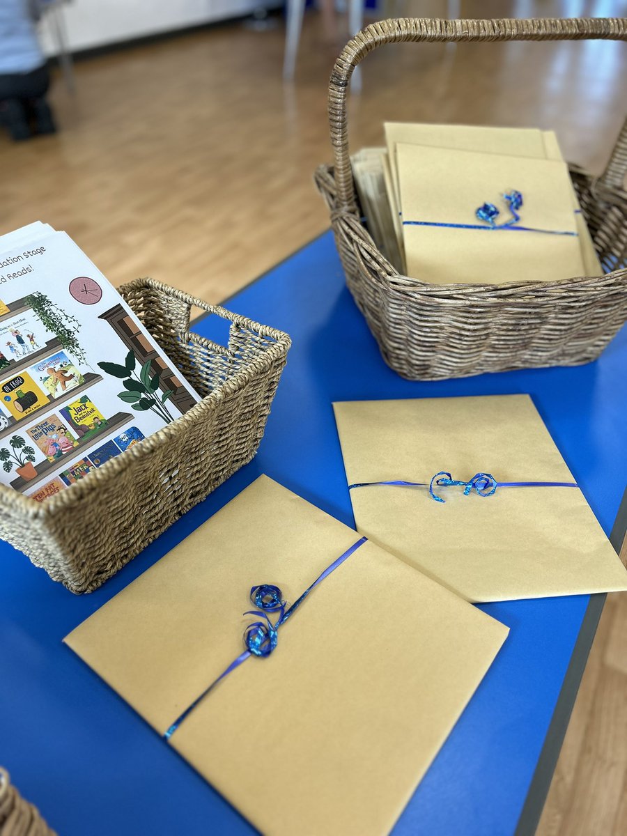 Hannah Rowe tweet media