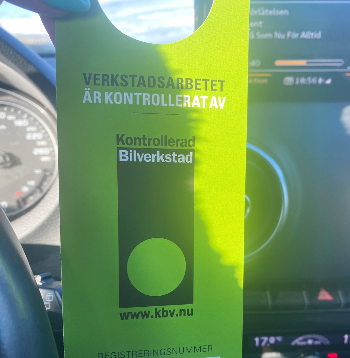 DinSkugga's tweet photo. 12000 kr senare har ja lagad AC för andra gången. #audiot https://t.co/qQ23mxCKiI