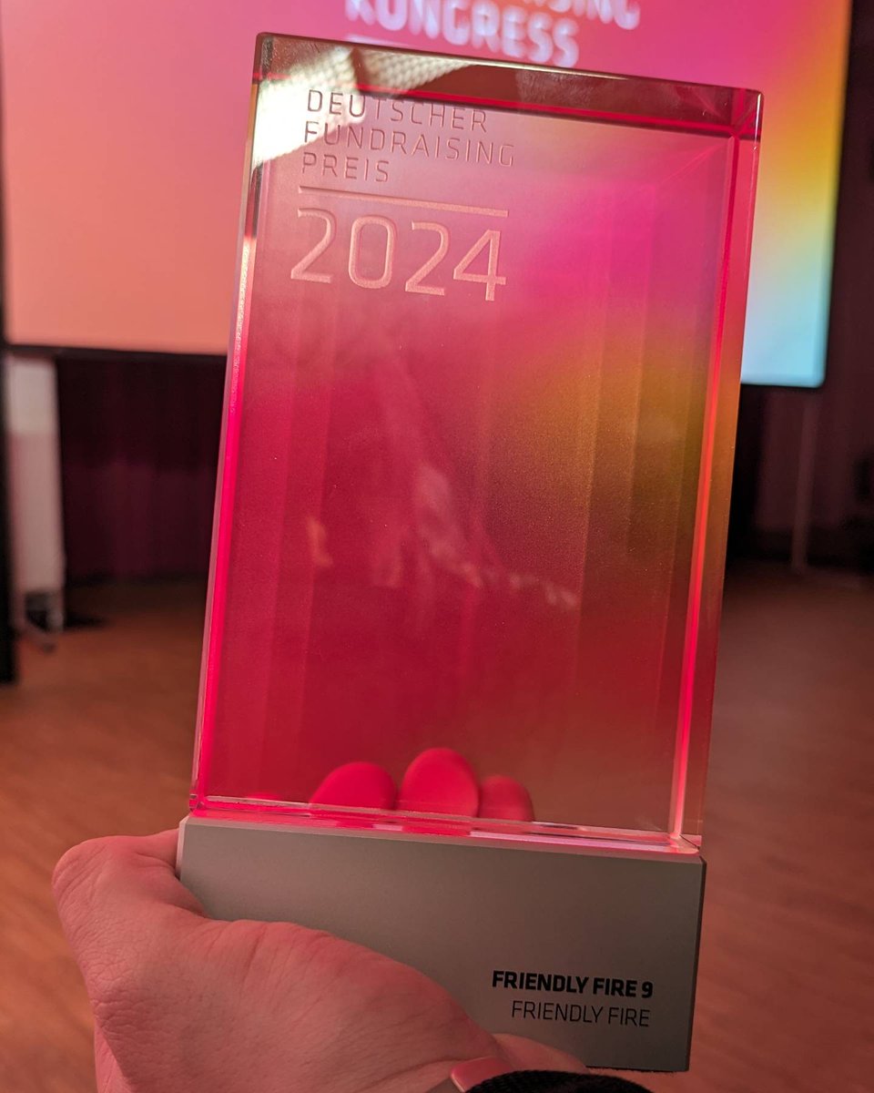 friendlyfireexe's tweet photo. Wir haben den deutschen Fundraising Preis gewonnen!!! 
Vielen Dank für die Ehrung und danke auch an alle Beteiligten und Zuschauenden der letzten Jahre. 🔥 https://t.co/QwzTnsF8bQ