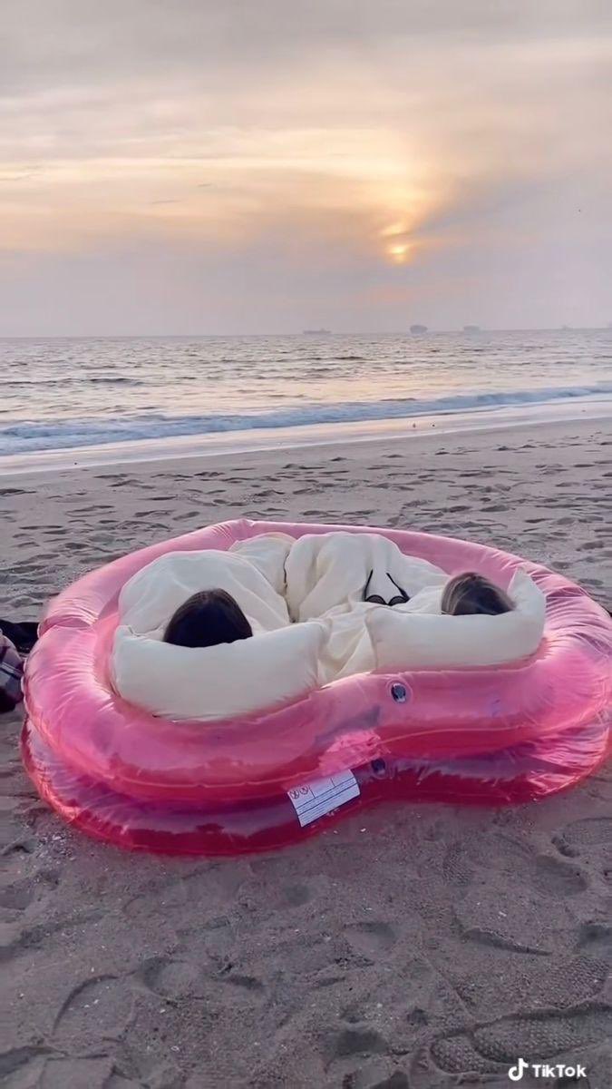 300moods's tweet photo. ♡ beach date ♡ https://t.co/uSB7v3rnqm