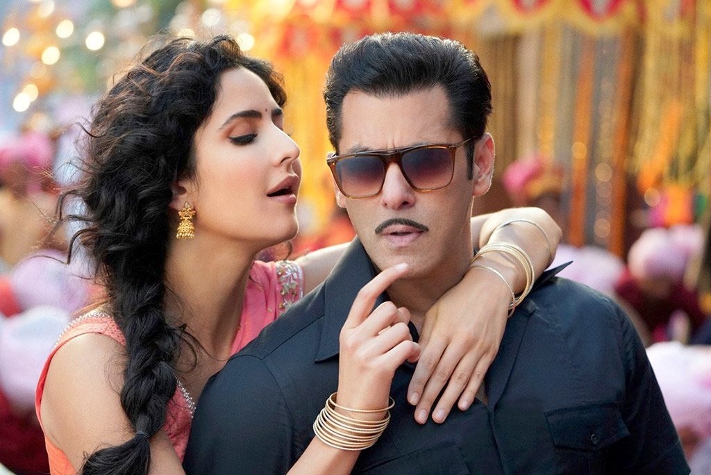 moviemanblogger's tweet photo. 5 YEARS OF BHARAT
#5yearsofbharat #bharat #bharatmovie #bharatsalmankhan #salmankhanfc #salmankhanpics #salmankhanstyle #salmankhan #katrinakaif #dishapatani #jackieshroff #sunilgroverfans #slowmotionsong #chashni #aliabbaszafar #sunilgrover #moviemanblogger
@moviemanblogger https://t.co/TNEwesKf5M