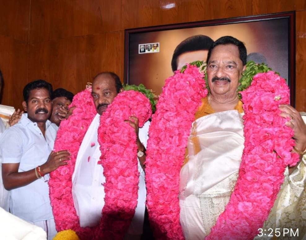 Jagathofficial's tweet photo. அரக்கோணம் நாடாளுமன்ற வெற்றி பெற்ற என்னை இன்று மாண்புமிகு அமைச்சர் 
@R_Gandhi_MLA அவர்களுடன் திருத்தணி தொகுதி நிர்வாகிகள் மற்றும் கூட்டணி கட்சி நிர்வாகிகளுக்கு திருவள்ளூர் மேற்கு மாவட்ட கழக அலுவலகத்தில் சந்தித்து நன்றி தெரிவித்தார்...
@ChandranDMK_ https://t.co/a3dVlBhC3o