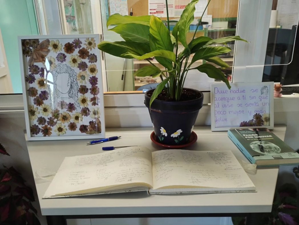rio_tormes's tweet photo. Gracias Elena. El Aula de Emprendimiento "Elena Rodríguez" siempre será tu aula. Tu enorme trabajo y dedicación en este ámbito educativo siempre será recordado.
.
.
.
. Gracias @anasalamamca99 por la bonita imagen de Elena. https://t.co/8VuQ5VQmyb