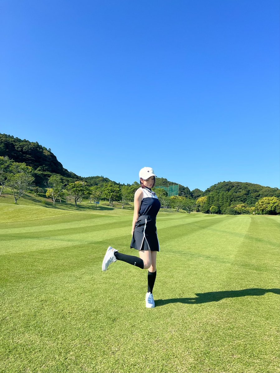 CSスポーツライブ＋
『ゴルフギア大戦』の収録でした📺

トータルテンボス大村さんと
石井良介プロと出演させて頂いてます!
"忖度無し"が見どころ⛳️
今回も熱い戦いになったので
ぜひ観てください!

今日収録後ゴルフ場で
キョンという動物を初めてみました🦌
#ゴルフ番組 #ゴルフ #ゴルフギア大戦 https://t.co/4tXsZORAbh