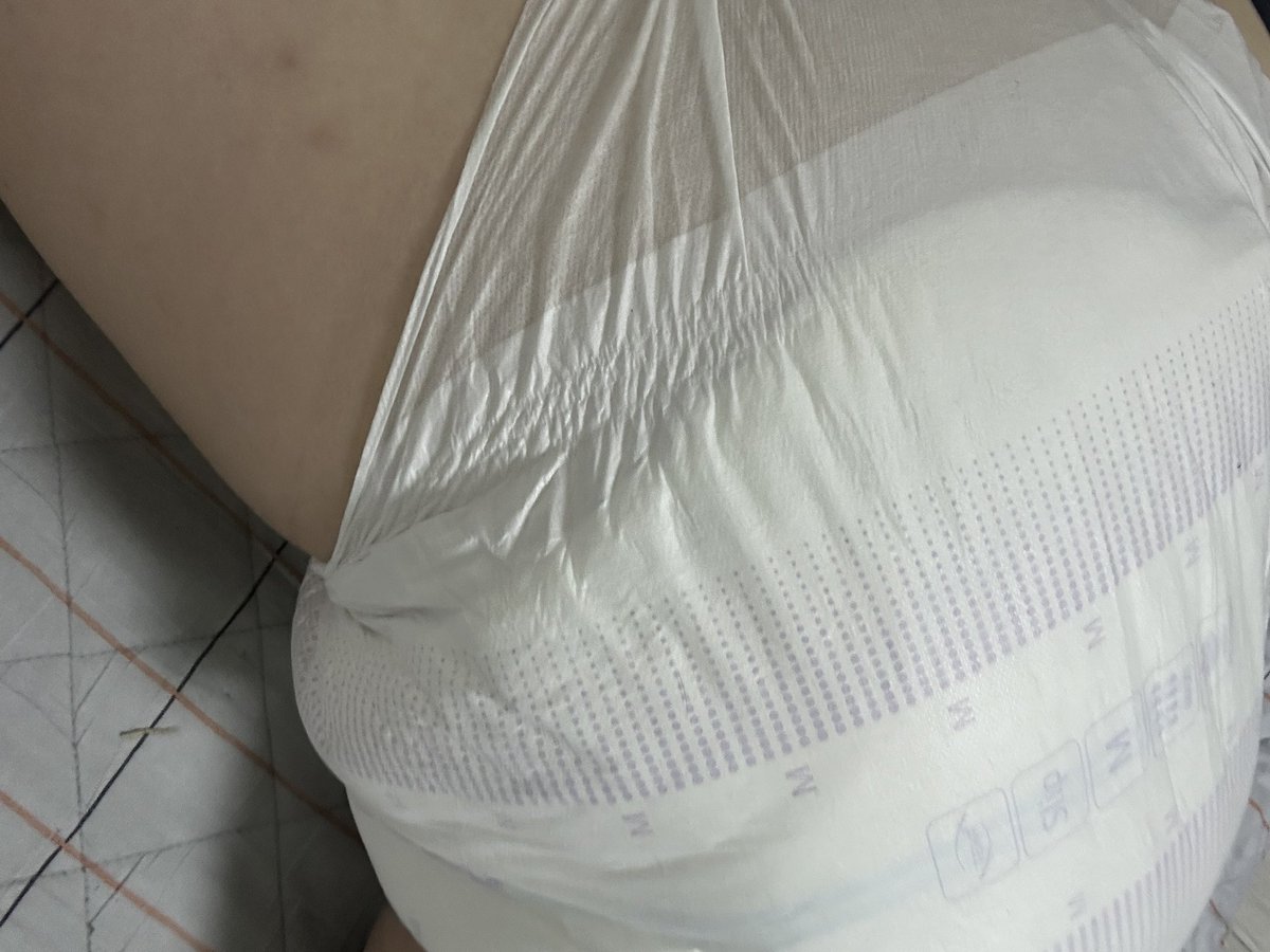 오늘은 테나차고 자야지~🥰

#기저귀 #abdl #오프 #대디 #마미 #베이비플 #에이지플